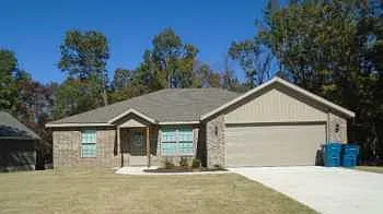 75 London Dr