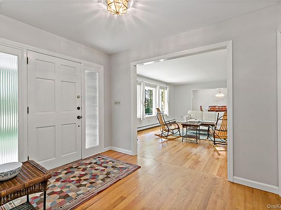 4th image of 2425 Evergreen Street