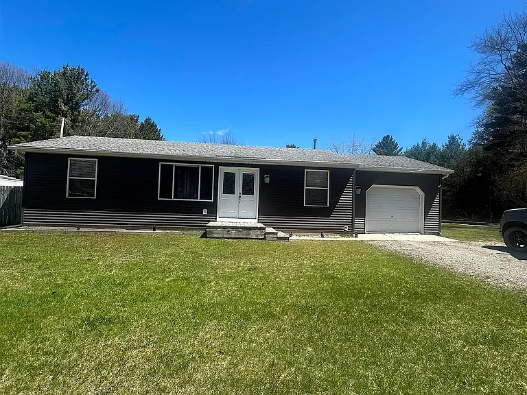 1012 Owosso Dr — Photo 16