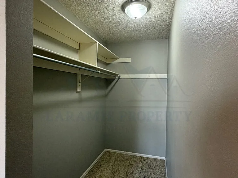 1905 Alsop Ln — Photo 12