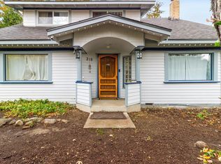 210 W 1st St, Phoenix, OR 97535