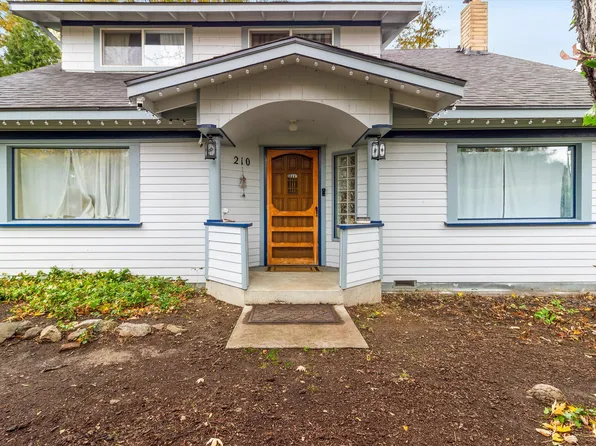 210 W 1st St, Phoenix, OR 97535