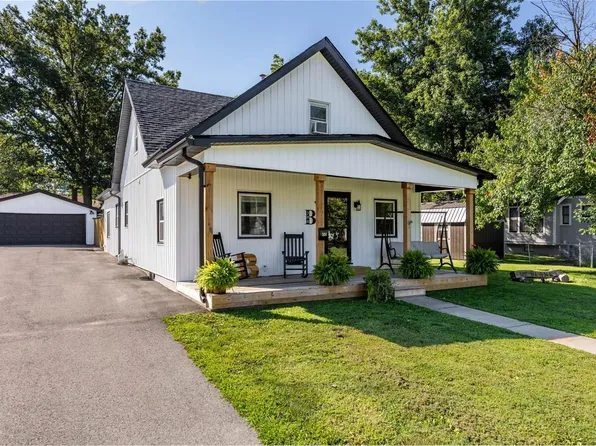 304 E Spruce St, Gillespie, IL 62033