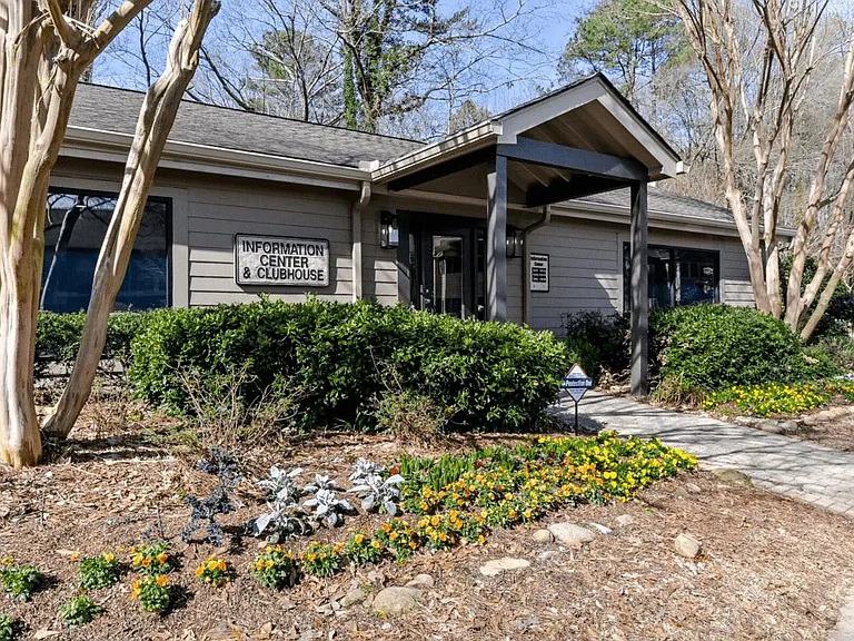 Valley Brook Crossing — Photo 1