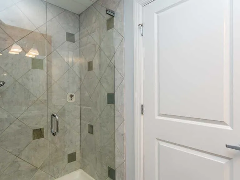 4113 N Southport Ave — Photo 17
