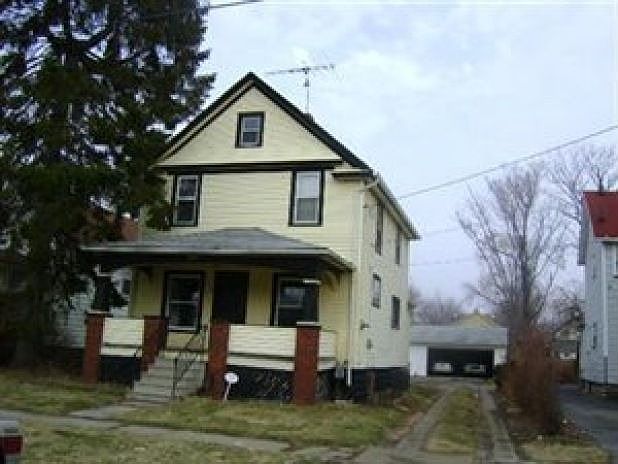 1st image of 1745 Oakdale Ave