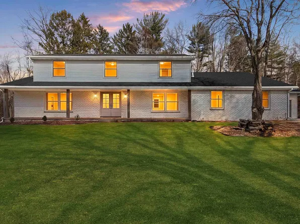 1545 Fox Ct, Green Bay, WI 54313