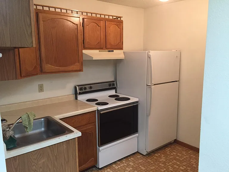 403 N Riverfront Dr #B — Photo 4