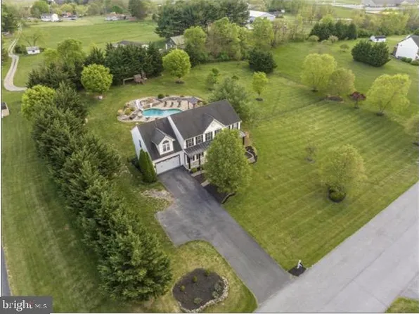 17123 Bivens Ln, Hagerstown, MD 21740