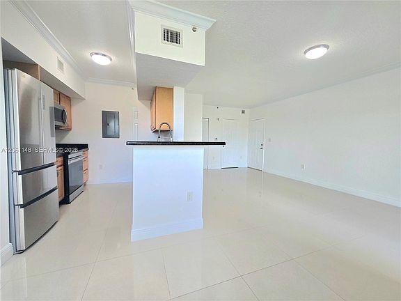 4th image of 11600 SW 2nd St #18104