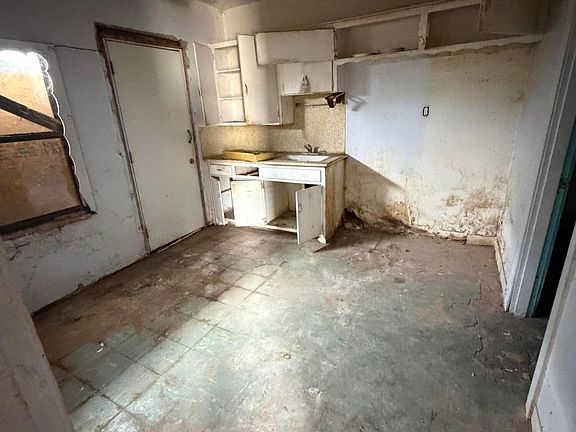5th image of 1906 Dixie Dr