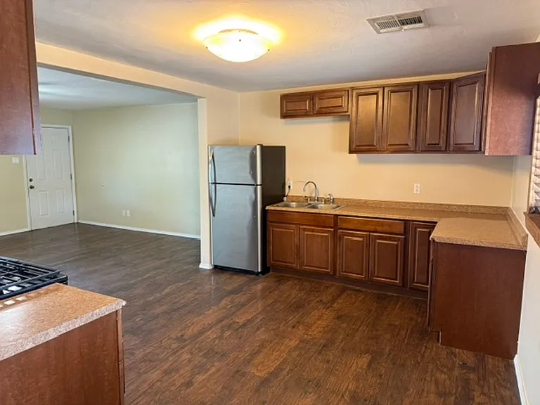 2913 N Mann Dr — Photo 8