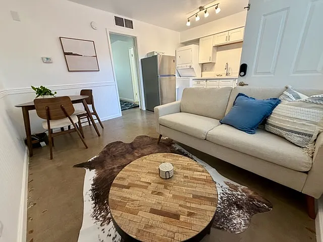 1421 E Roosevelt St #4 — Photo 5