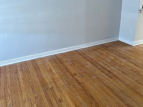 5th image of 1042 E Cheltenham Ave