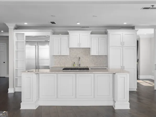 2881 Peachtree Rd NE APT 2103, Atlanta, GA 30305