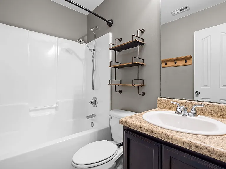 322 Reid Ct N — Photo 18
