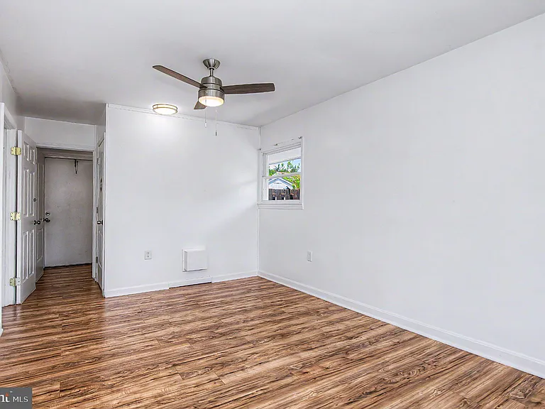 1607 N Brunswick St — Photo 18