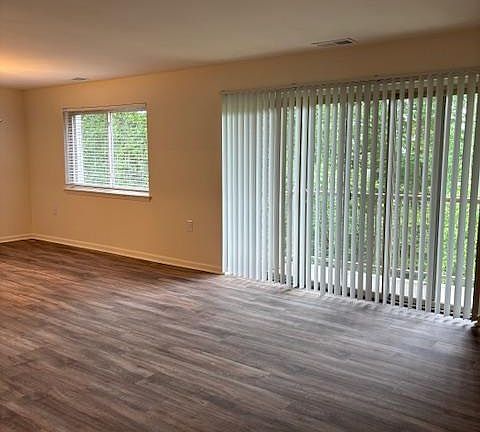3rd image of 604 Oakland Hills Dr APT 202