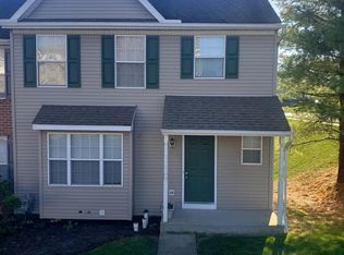215 Country Ridge Dr, Red Lion, PA 17356