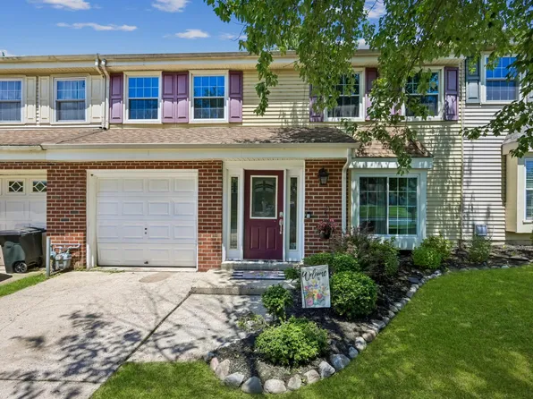 223 Burnam Wood Dr, Mount Laurel, NJ 08054