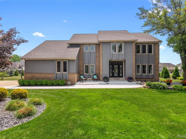 1336 Lamb Dr, Troy, MI 48085