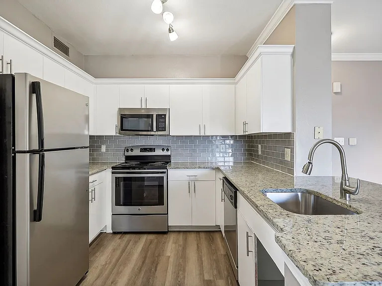The Trails at King Farm Apartments — Photo 10