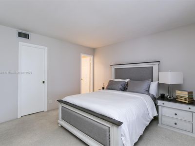 324 NW 69th Ave APT 246, Plantation, FL, 33317