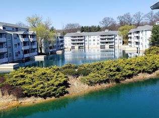 607 Waters Edge Dr, Newark, DE 19702
