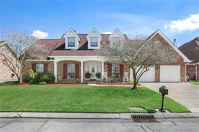 1st image of 127 Oakmont Dr