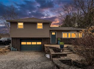 469 Mars Valencia Rd, Valencia, PA 16059