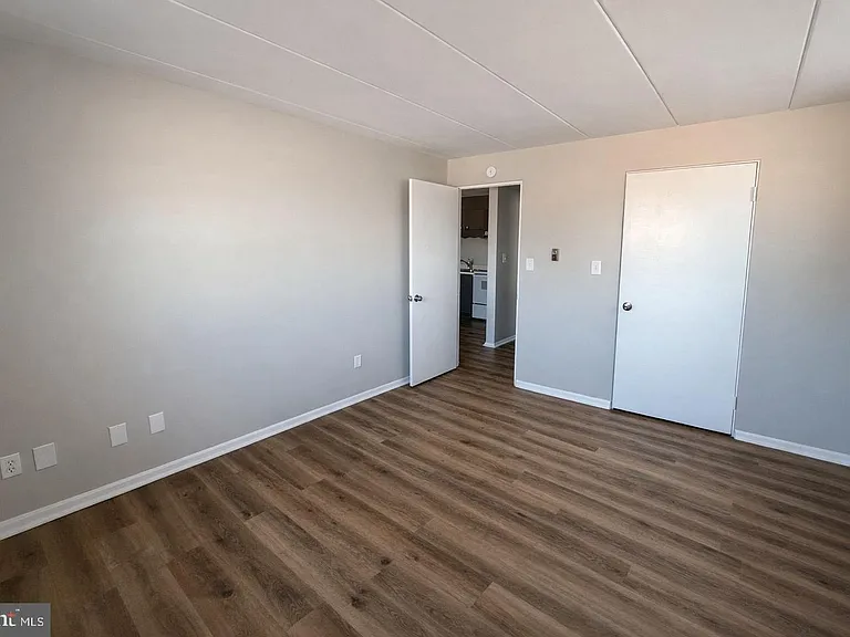 283 Park St #C15 — Photo 9