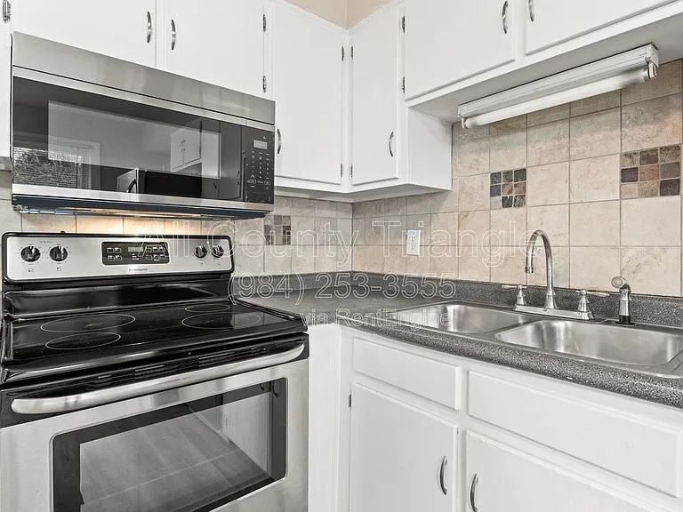 1619 Budwood Dr — Photo 11
