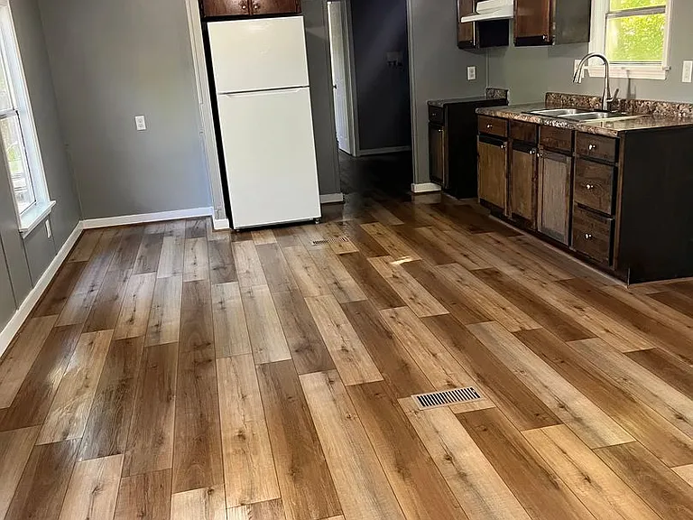 611 Broadway Ave — Photo 3