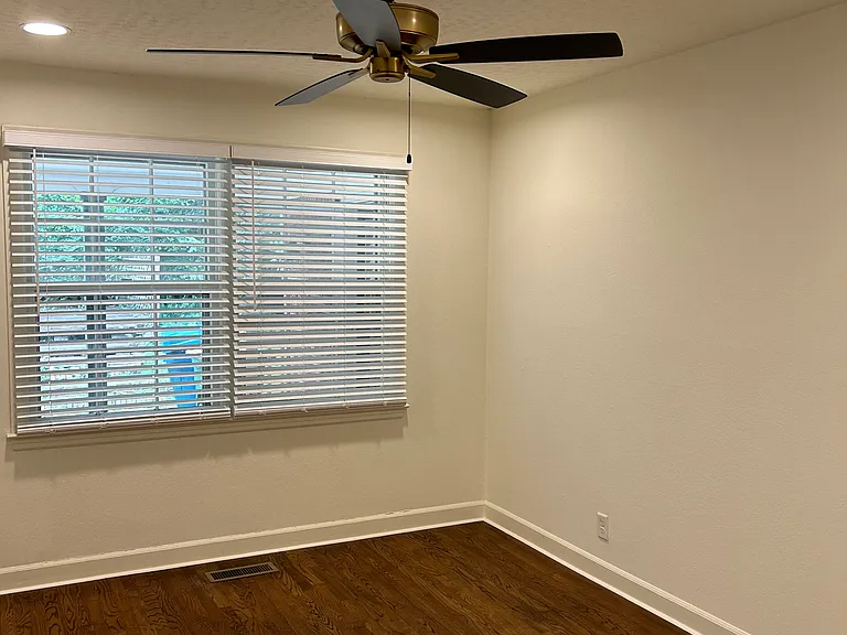 2423 Durwood Rd — Photo 13