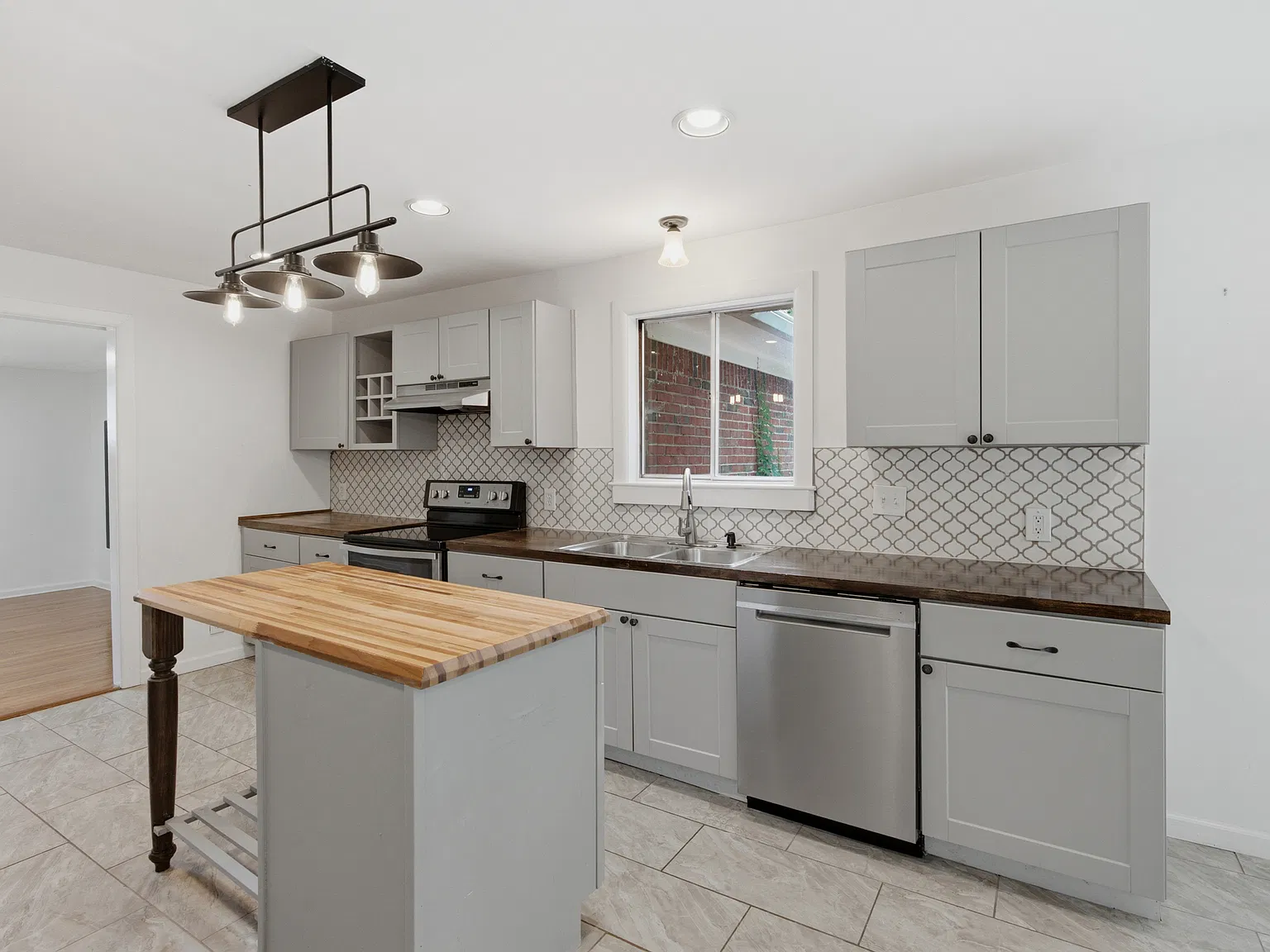 3 bed, 1734 sqft, $2,750 — Photo 4