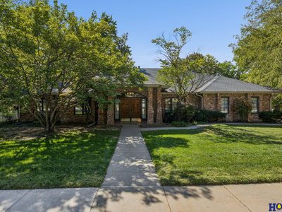 841 Coachmans Dr, Lincoln, NE, 68510