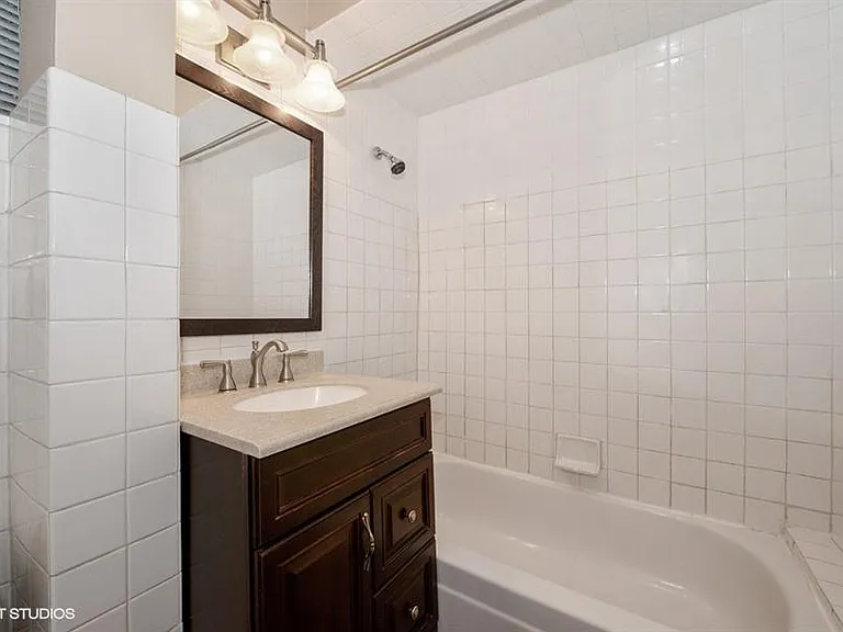 3041 N Southport Ave #1 — Photo 9