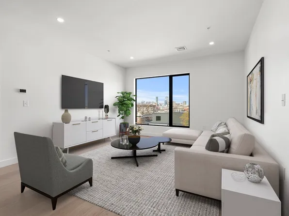 256 Dorchester St #507, Boston, MA 02127