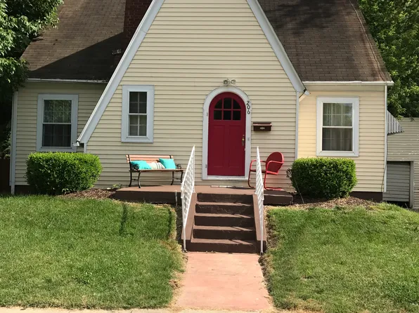 206 E King St, Fairfield, IL 62837