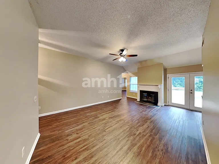 2027 Waterford Dr — Photo 9
