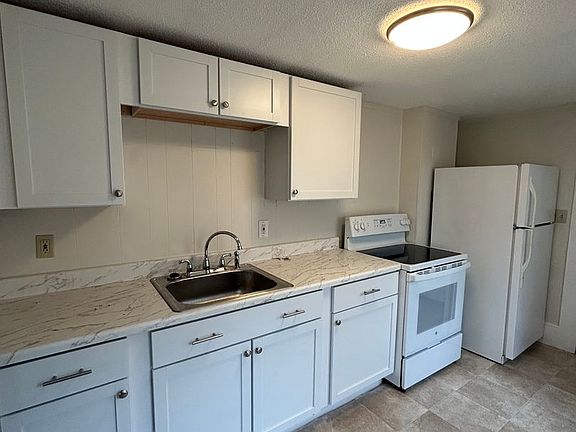 4th image of 100 Bedford St #19