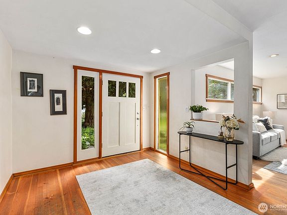 5th image of 10434 NE 17th Street