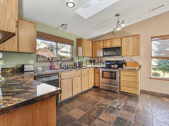 3rd image of 155 Eli Avery Ave