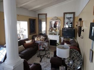 188 Michigan Dr, Elk Run Heights, IA 50707