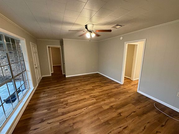 4th image of 214 Wise St