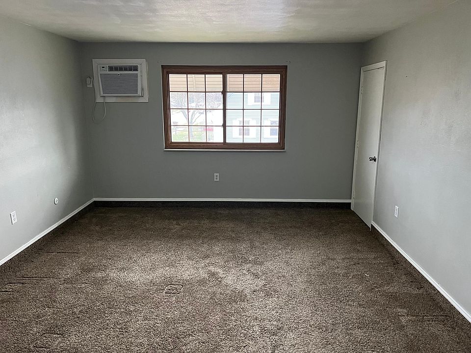 1st image of 703 Legion Ln