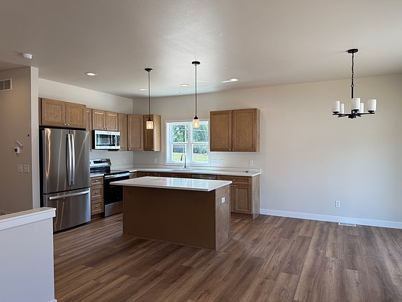 5th image of 646 S Marion Ave #646