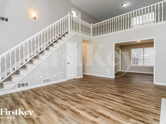 3rd image of 5001 Rose Ct SE