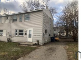 2340 Deerfield Ct, Westland, MI 48186
