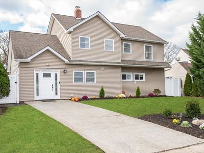 98 Hardy Lane, Westbury, NY, 11590